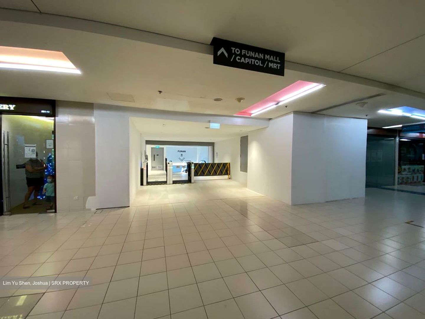 The Adelphi (D6), Retail #489074111